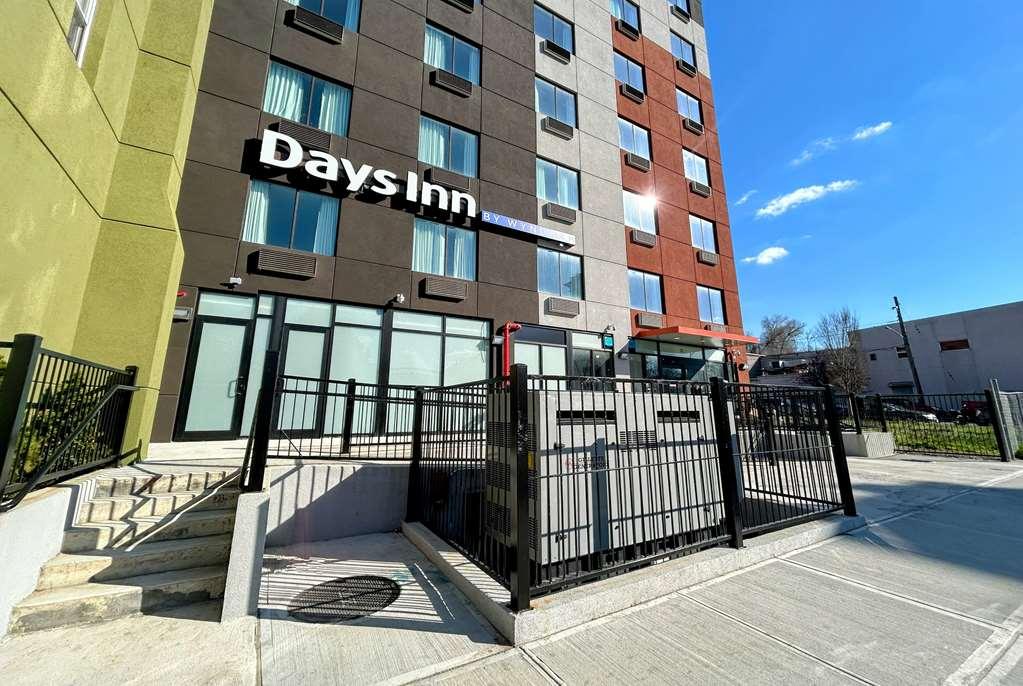 Days Inn By Wyndham Staten Island New York Exterior photo
