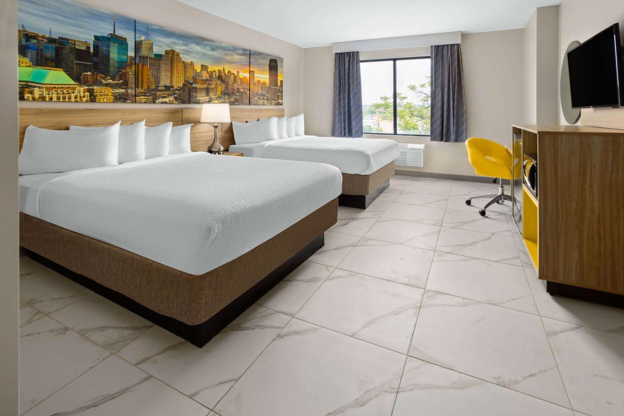 Days Inn By Wyndham Staten Island New York Exterior photo